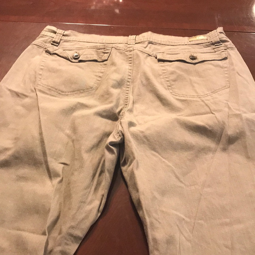 Tan pants - Picture 2 of 2